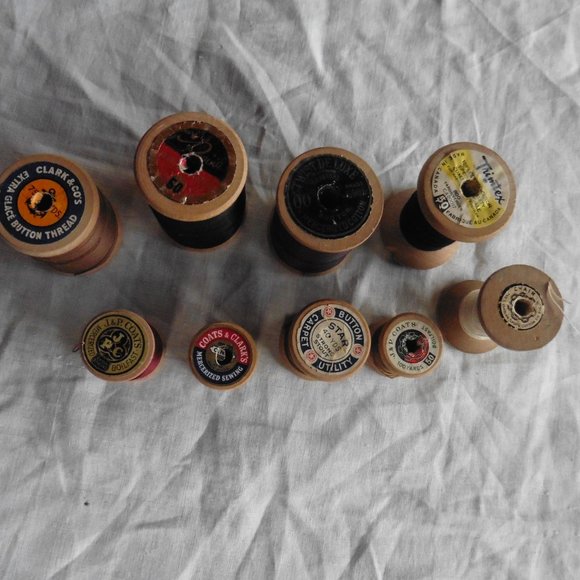 Vintage Wooden Spools of Sewing Thread (Lot of 9 spools) - Picture 4 of 5